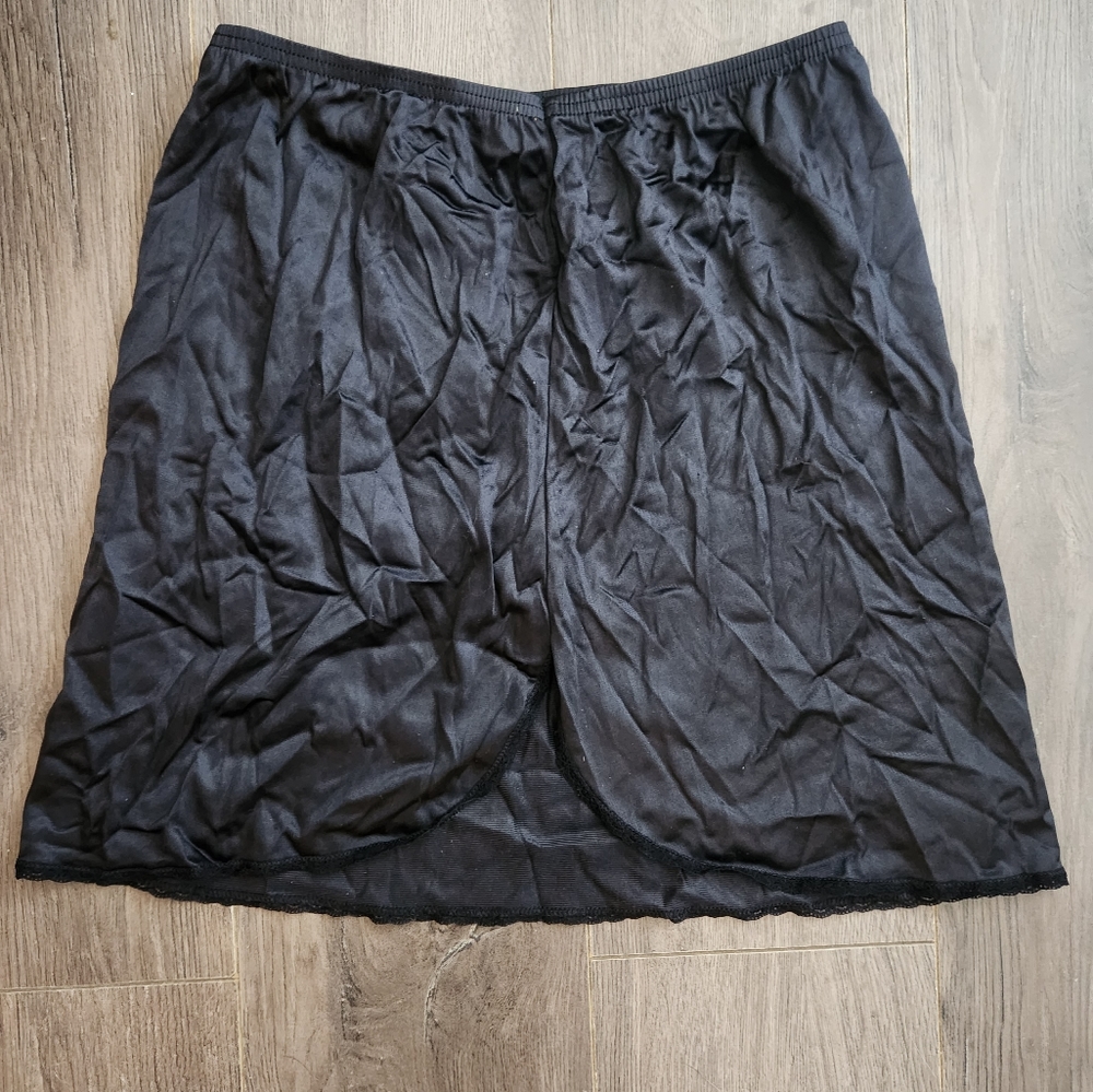 Vasarette Black Slip - Picture 2 of 3